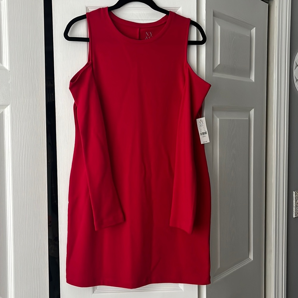 NWT!! NY&Company red dress with cut out shoulders size small